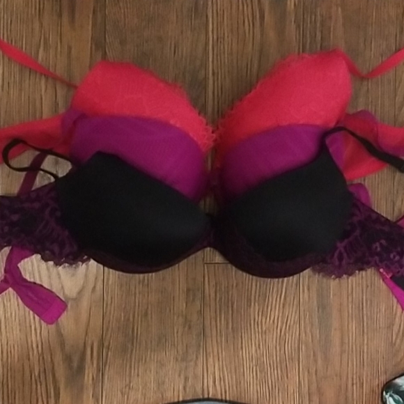 Bra - Picture 1 of 4